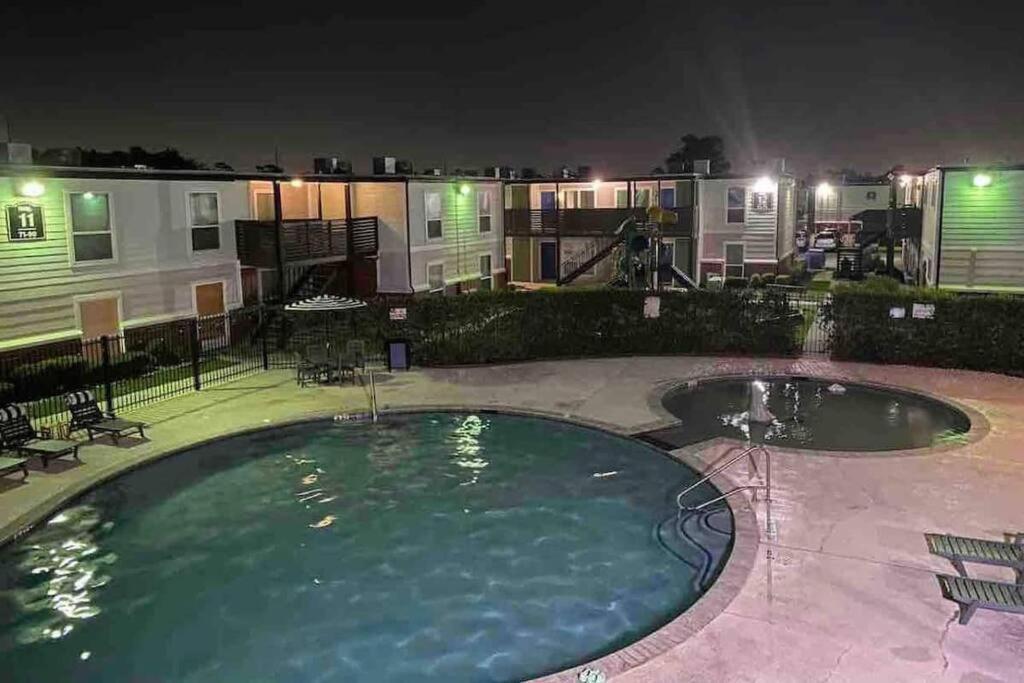 Beautiful/Spacious 2 Bedroom Houston Near Galleria Exterior photo