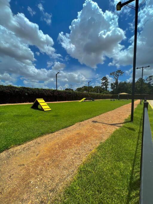 Beautiful/Spacious 2 Bedroom Houston Near Galleria Exterior photo