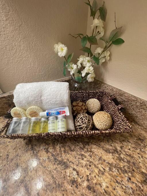 Beautiful/Spacious 2 Bedroom Houston Near Galleria Exterior photo